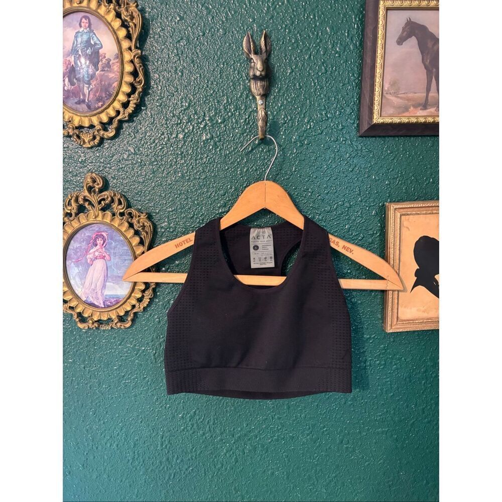 ACTA BLACK SPORTS BRA SZ SMALL SEAMLESS